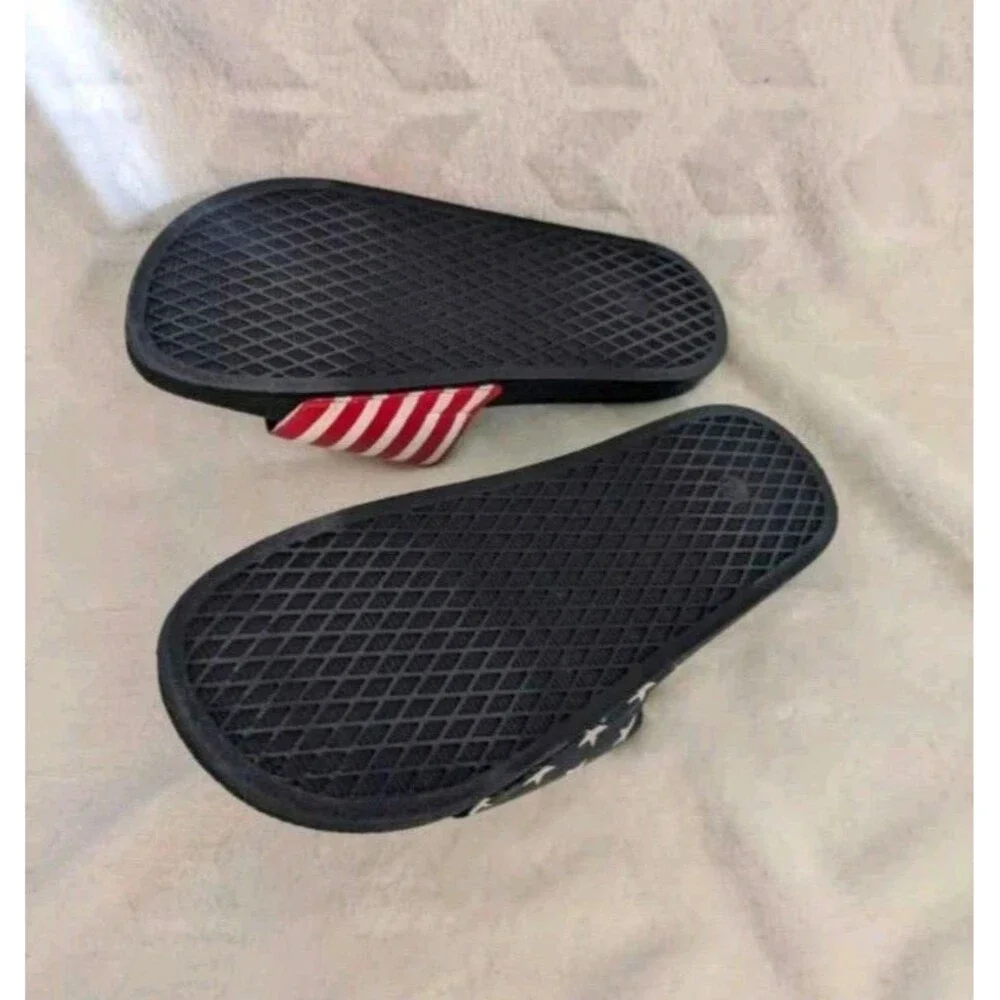 Youth Old Navy Americana Slides - Size 3-4